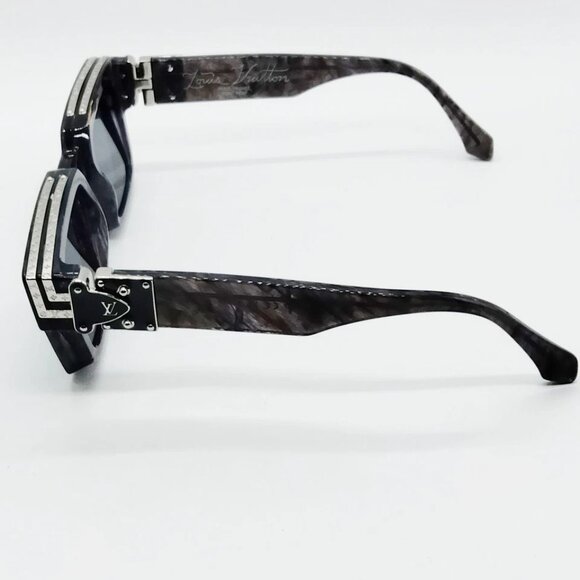 Louis Vuitton Sunglasses Men's Grays 699-060225 - Picture 3 of 9